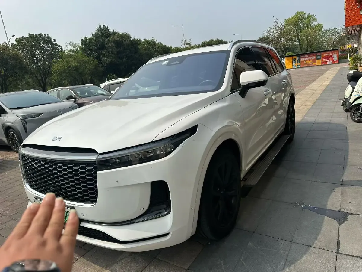 2021 Li ONE Range Extended 131HP REEV 40.5KWH,autocango,china used car exporter,china ev exporter,chinese used car exporter,chinese used ev exporter