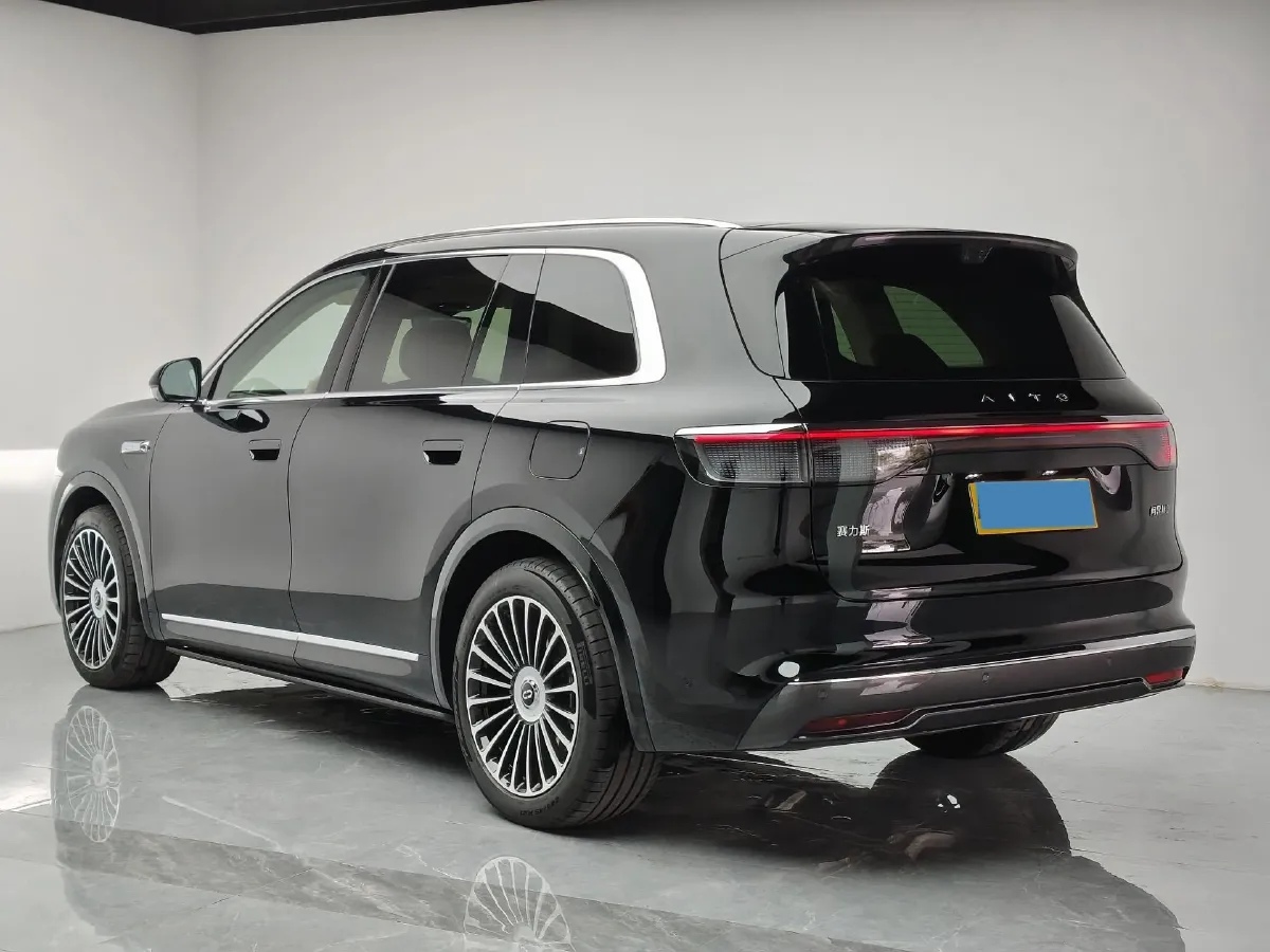 2025 AITO AITO M8 REEV 160HP REEV 53.4KWH,autocango,china used car exporter,china ev exporter,chinese used car exporter,chinese used ev exporter