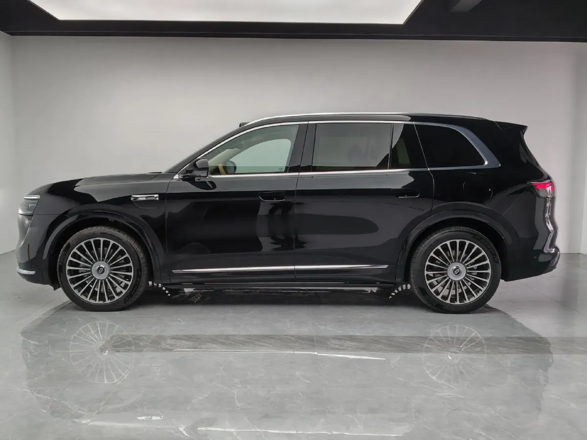 2025 AITO AITO M8 REEV 160HP REEV 53.4KWH,autocango,china used car exporter,china ev exporter,chinese used car exporter,chinese used ev exporter