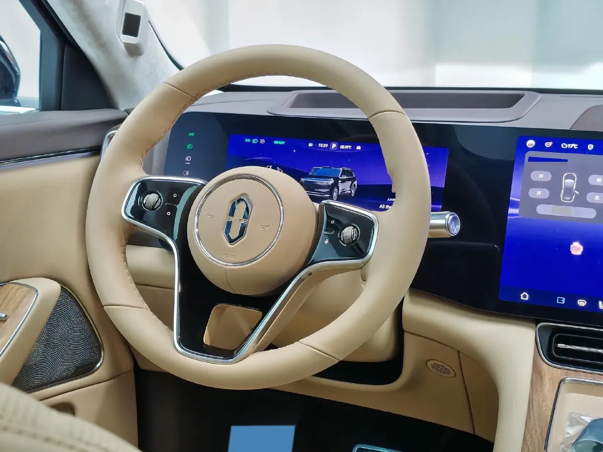 2025 AITO AITO M8 REEV 160HP REEV 53.4KWH,autocango,china used car exporter,china ev exporter,chinese used car exporter,chinese used ev exporter