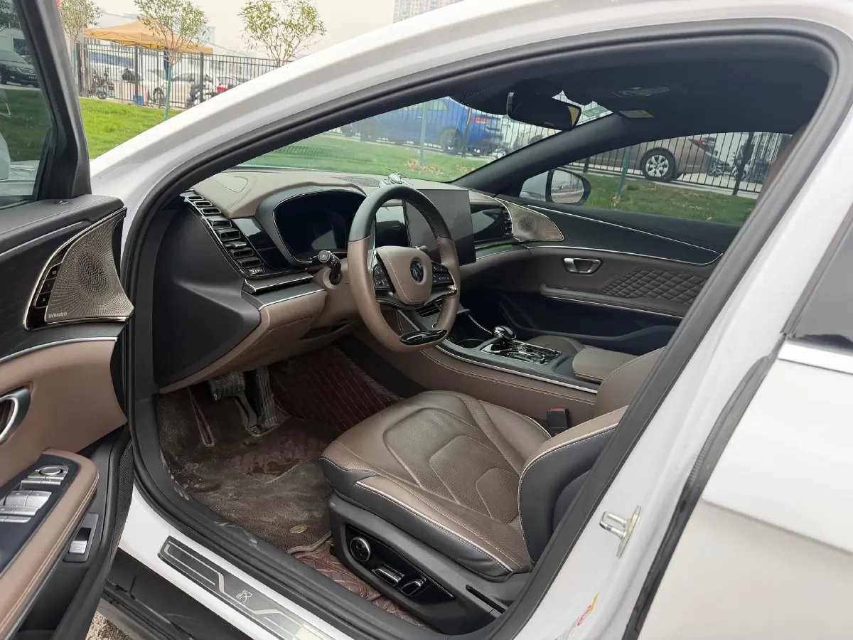 2022 Volkswagen Tiguan L 2.0T 186HP L4 7DCT,autocango,china used car exporter,china ev exporter,chinese used car exporter,chinese used ev exporter