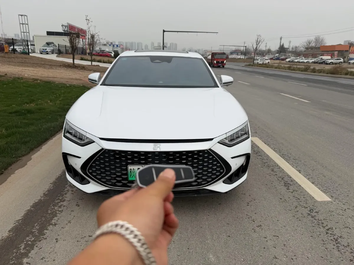 2022 Volkswagen Tiguan L 2.0T 186HP L4 7DCT,autocango,china used car exporter,china ev exporter,chinese used car exporter,chinese used ev exporter