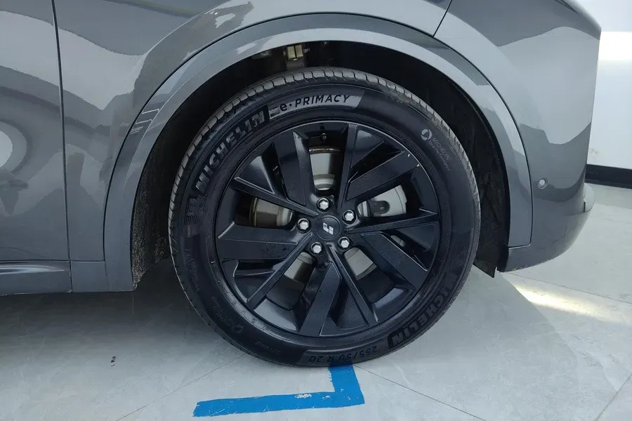 2023 Li L8 Range Extended 154HP REEV 40.9KWH,autocango,china used car exporter,china ev exporter,chinese used car exporter,chinese used ev exporter