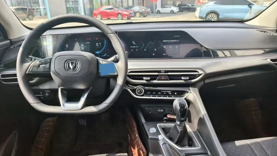 2021 ChangAn Eado 1.6L 128HP L4 5MT,autocango,china used car exporter,china ev exporter,chinese used car exporter,chinese used ev exporter