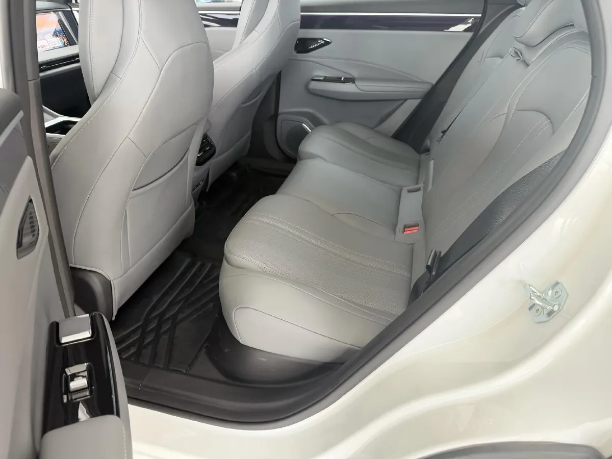 2025 Geely Galaxy L7 1.5L 112HP L4 1DHT PHEV 18.4KWH,autocango,china used car exporter,china ev exporter,chinese used car exporter,chinese used ev exporter