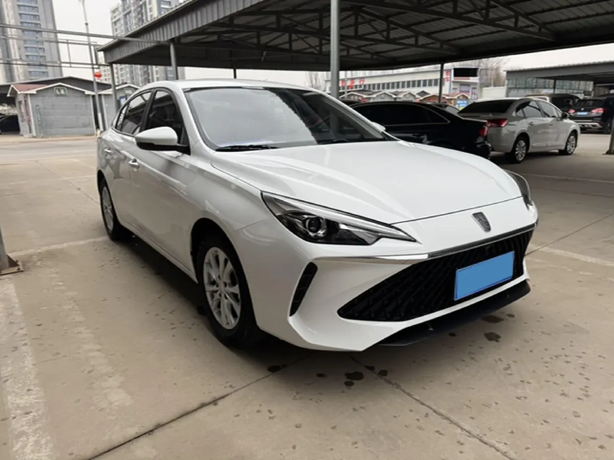 2023 Roewe i5 1.5L 129HP L4 5MT,autocango,china used car exporter,china ev exporter,chinese used car exporter,chinese used ev exporter