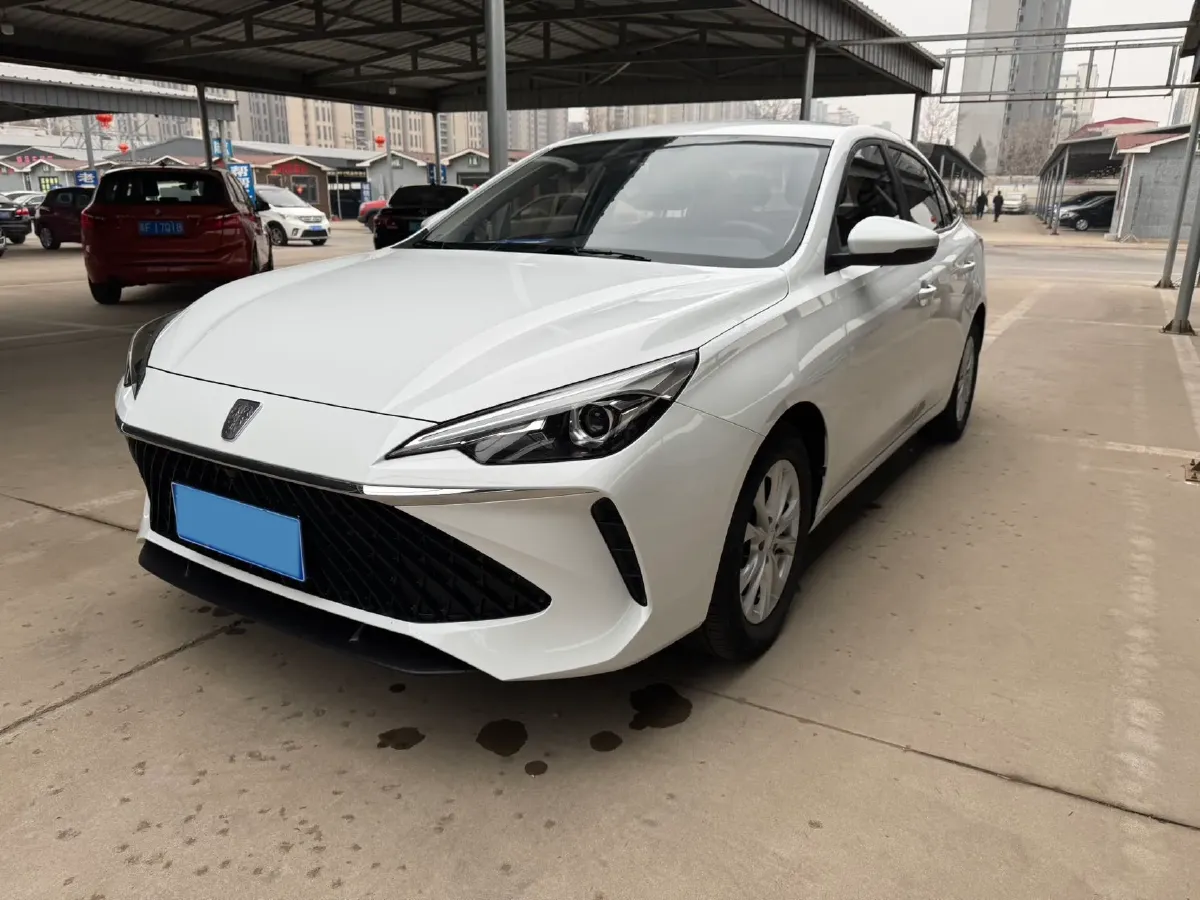 2023 Roewe i5 1.5L 129HP L4 5MT,autocango,china used car exporter,china ev exporter,chinese used car exporter,chinese used ev exporter