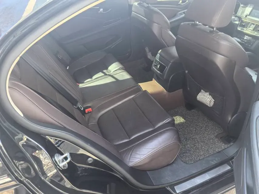 2017 HongQi H7 2.0T 204HP L4 6AT,autocango,china used car exporter,china ev exporter,chinese used car exporter,chinese used ev exporter