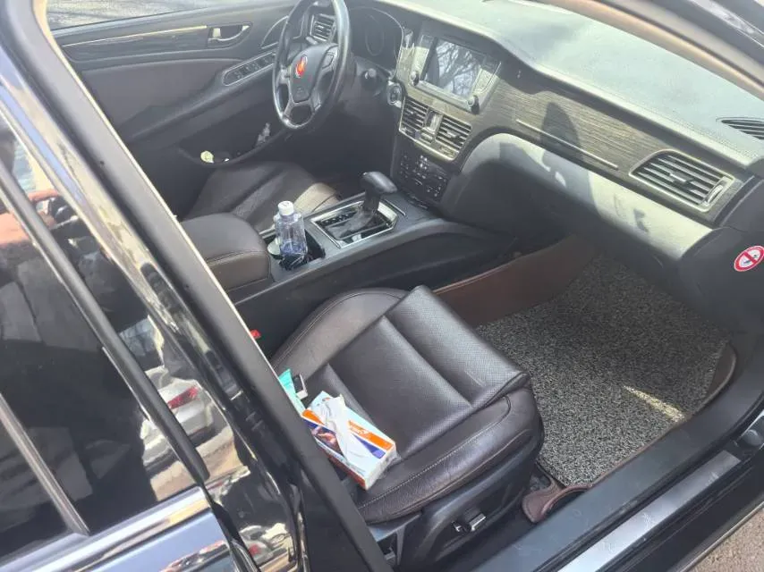 2017 HongQi H7 2.0T 204HP L4 6AT,autocango,china used car exporter,china ev exporter,chinese used car exporter,chinese used ev exporter