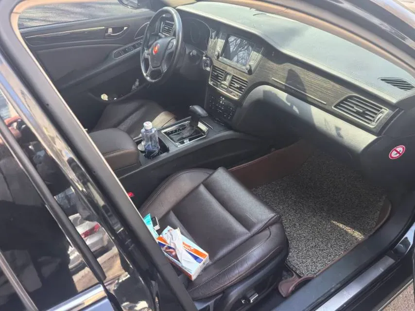 2017 HongQi H7 2.0T 204HP L4 6AT,autocango,china used car exporter,china ev exporter,chinese used car exporter,chinese used ev exporter