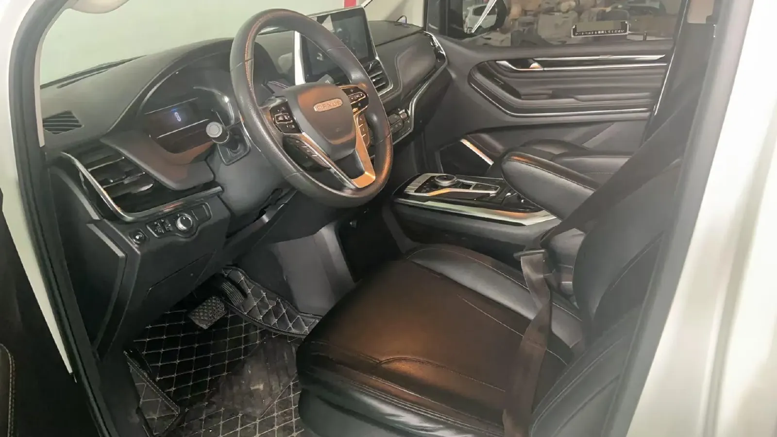 2021 MAXUS G20 2.0T 224HP L4 8AT,autocango,china used car exporter,china ev exporter,chinese used car exporter,chinese used ev exporter