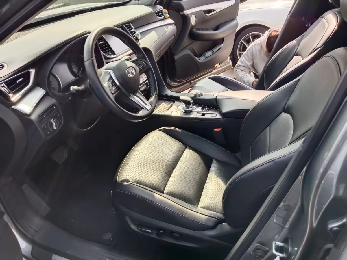 2018 Mitsubishi Pajero 3.0L 174HP V6 5AT,autocango,china used car exporter,china ev exporter,chinese used car exporter,chinese used ev exporter