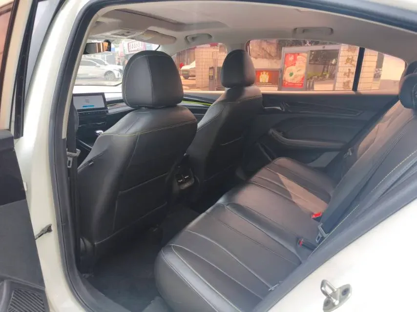 2021 Roewe i5 1.5L 120HP L4 CVT,autocango,china used car exporter,china ev exporter,chinese used car exporter,chinese used ev exporter