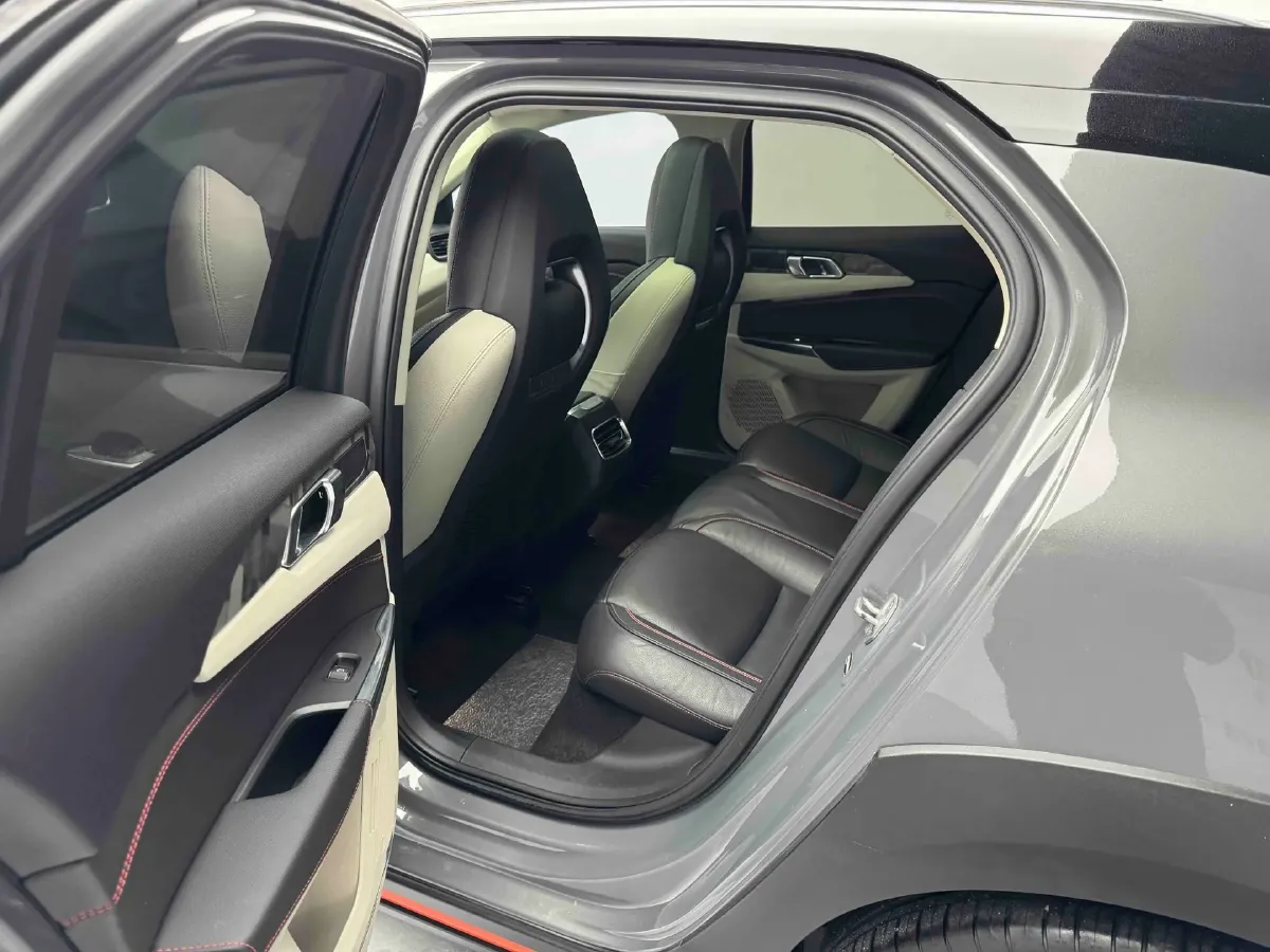 2018 Toyota C-HR 2.0L 171HP L4 CVT,autocango,china used car exporter,china ev exporter,chinese used car exporter,chinese used ev exporter