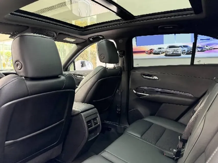 2021 Cadillac XT4 2.0T 237HP L4 9AT,autocango,china used car exporter,china ev exporter,chinese used car exporter,chinese used ev exporter