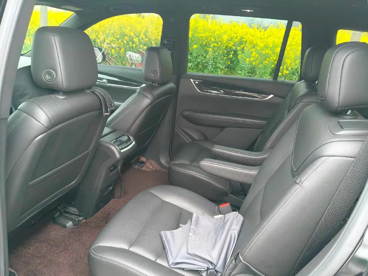 2022 Cadillac XT6 2.0T 237HP L4 9AT,autocango,china used car exporter,china ev exporter,chinese used car exporter,chinese used ev exporter