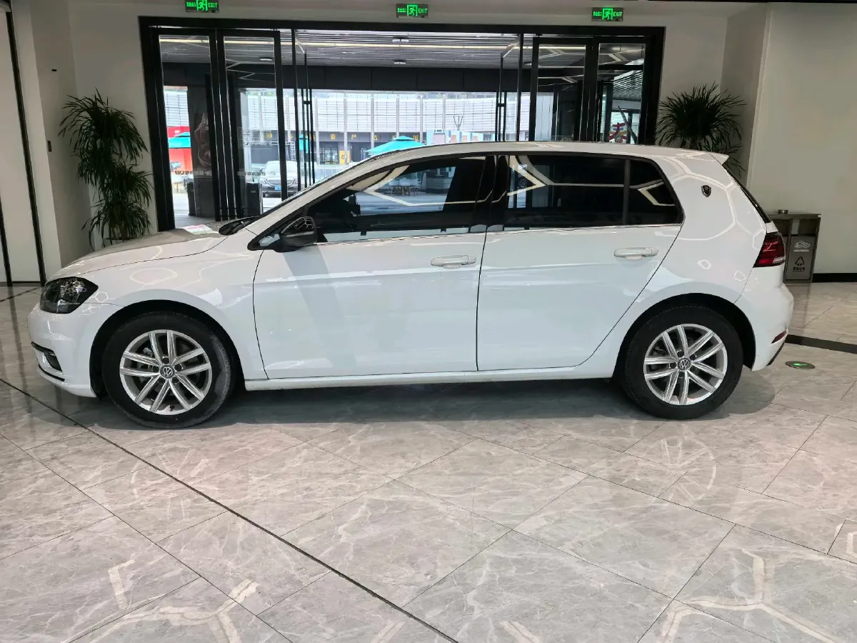 2019 Brilliance Auto V7 1.8T 231HP L4 7DCT,autocango,china used car exporter,china ev exporter,chinese used car exporter,chinese used ev exporter