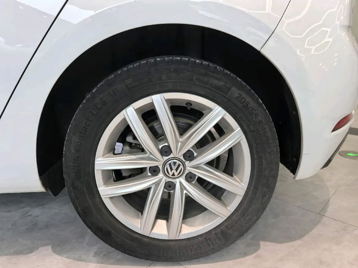 2019 Brilliance Auto V7 1.8T 231HP L4 7DCT,autocango,china used car exporter,china ev exporter,chinese used car exporter,chinese used ev exporter