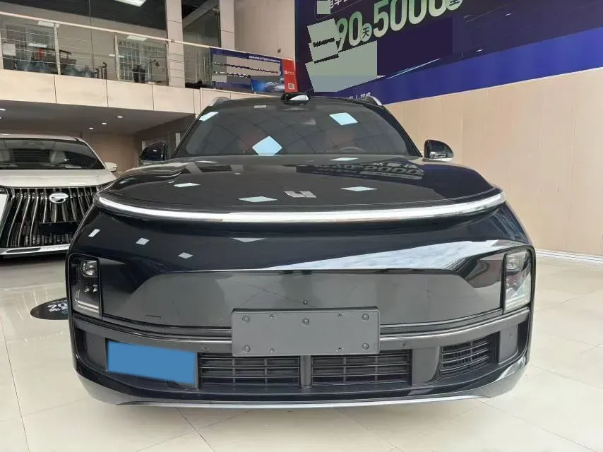 2024 Toyota Granvia 2.5L 189HP L4 E-CVT Hybrid,autocango,china used car exporter,china ev exporter,chinese used car exporter,chinese used ev exporter