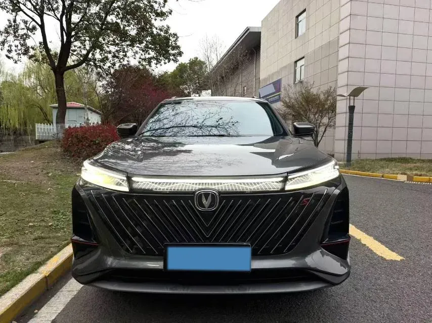 2022 ChangAn CS75 Plus 1.5T 188HP L4 8AT,autocango,china used car exporter,china ev exporter,chinese used car exporter,chinese used ev exporter
