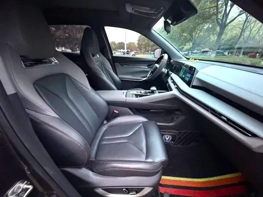 2022 ChangAn CS75 Plus 1.5T 188HP L4 8AT,autocango,china used car exporter,china ev exporter,chinese used car exporter,chinese used ev exporter