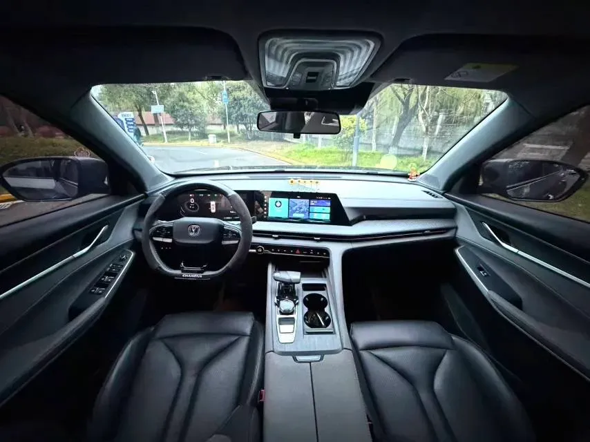 2022 ChangAn CS75 Plus 1.5T 188HP L4 8AT,autocango,china used car exporter,china ev exporter,chinese used car exporter,chinese used ev exporter