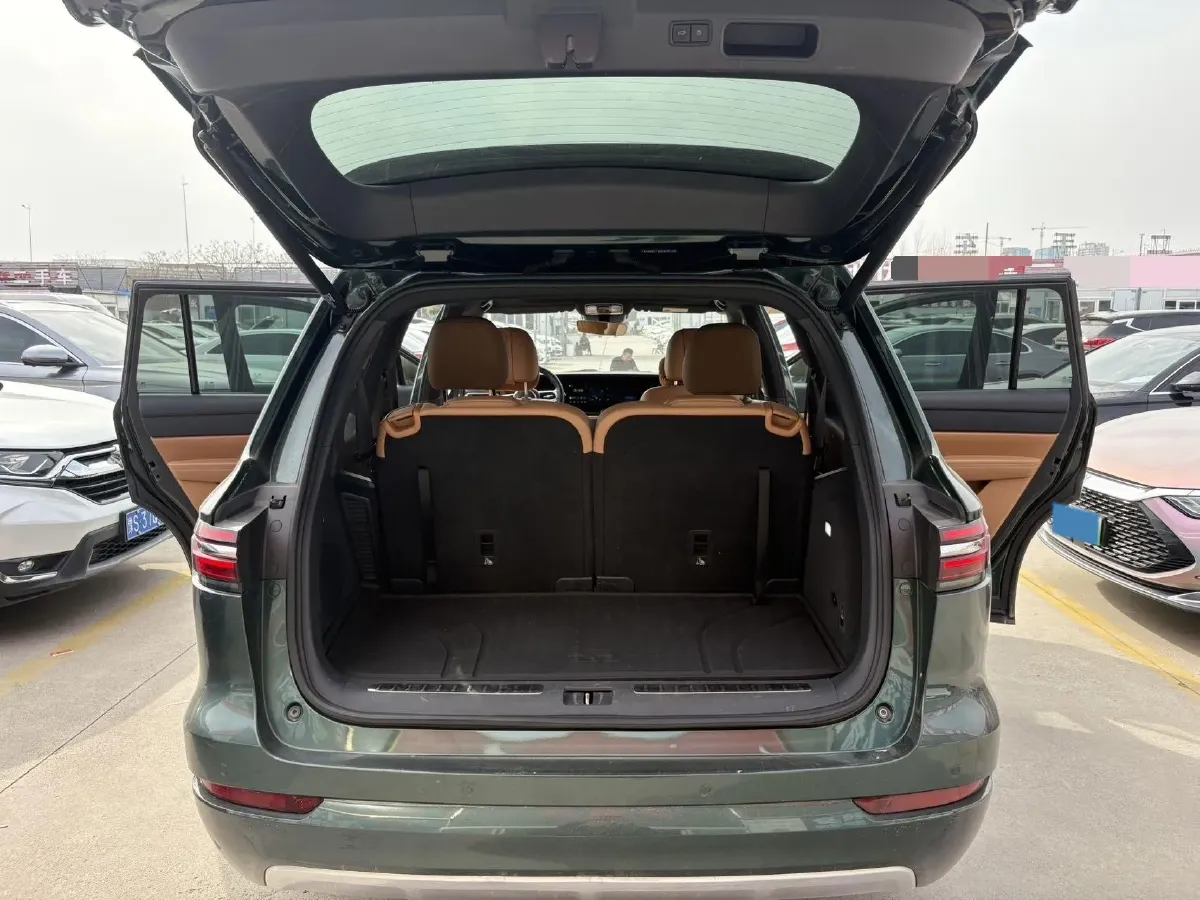 2021 Li ONE Range Extended 131HP REEV 40.5KWH,autocango,china used car exporter,china ev exporter,chinese used car exporter,chinese used ev exporter