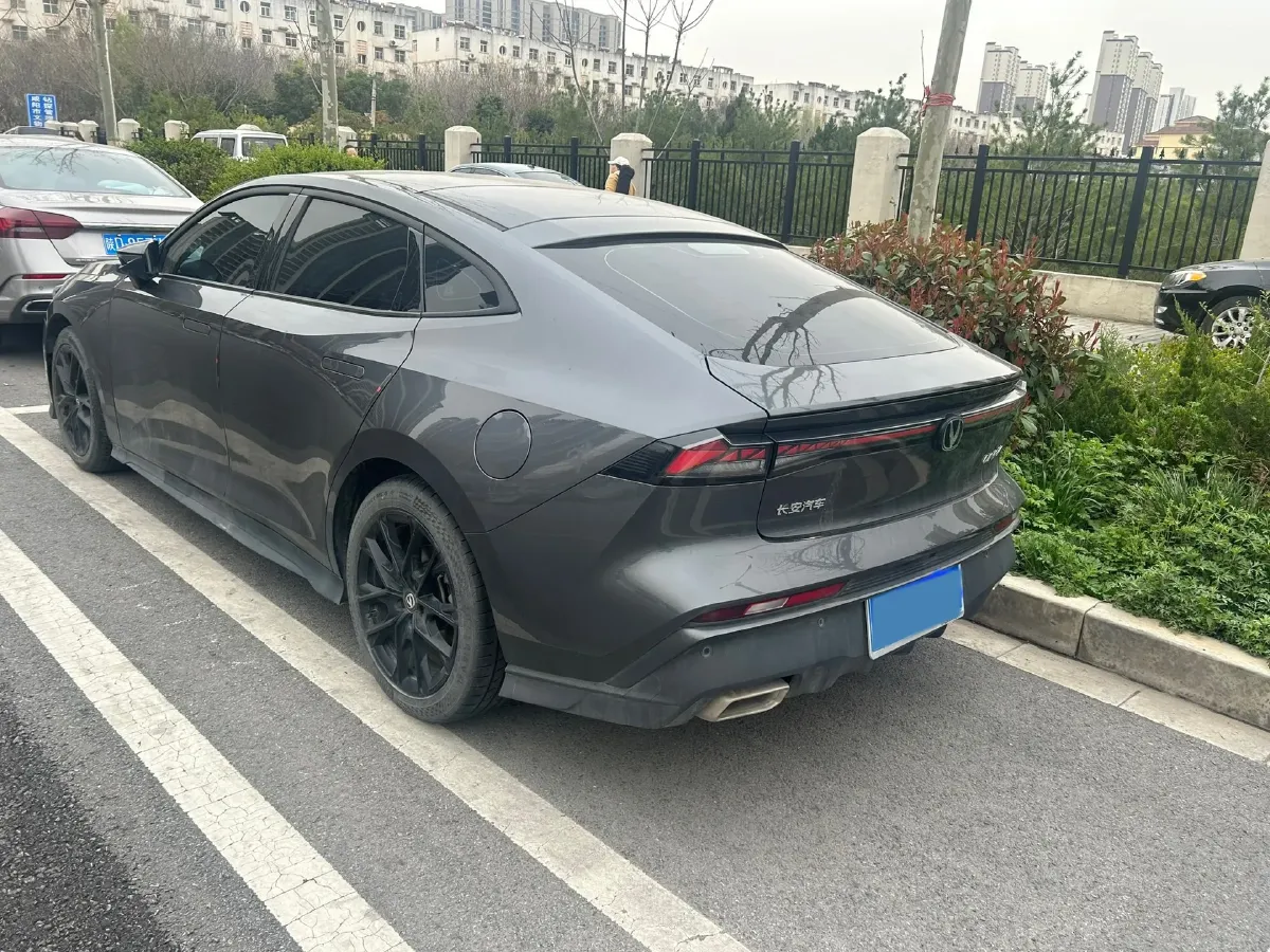 2024 ChangAn UNI-V 1.5T 188HP L4 7DCT,autocango,china used car exporter,china ev exporter,chinese used car exporter,chinese used ev exporter