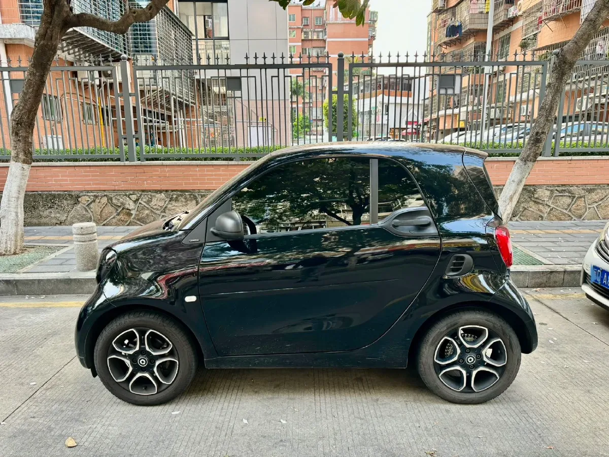 2019 Smart smart fortwo 0.9T 90HP L3 6DCT,autocango,china used car exporter,china ev exporter,chinese used car exporter,chinese used ev exporter