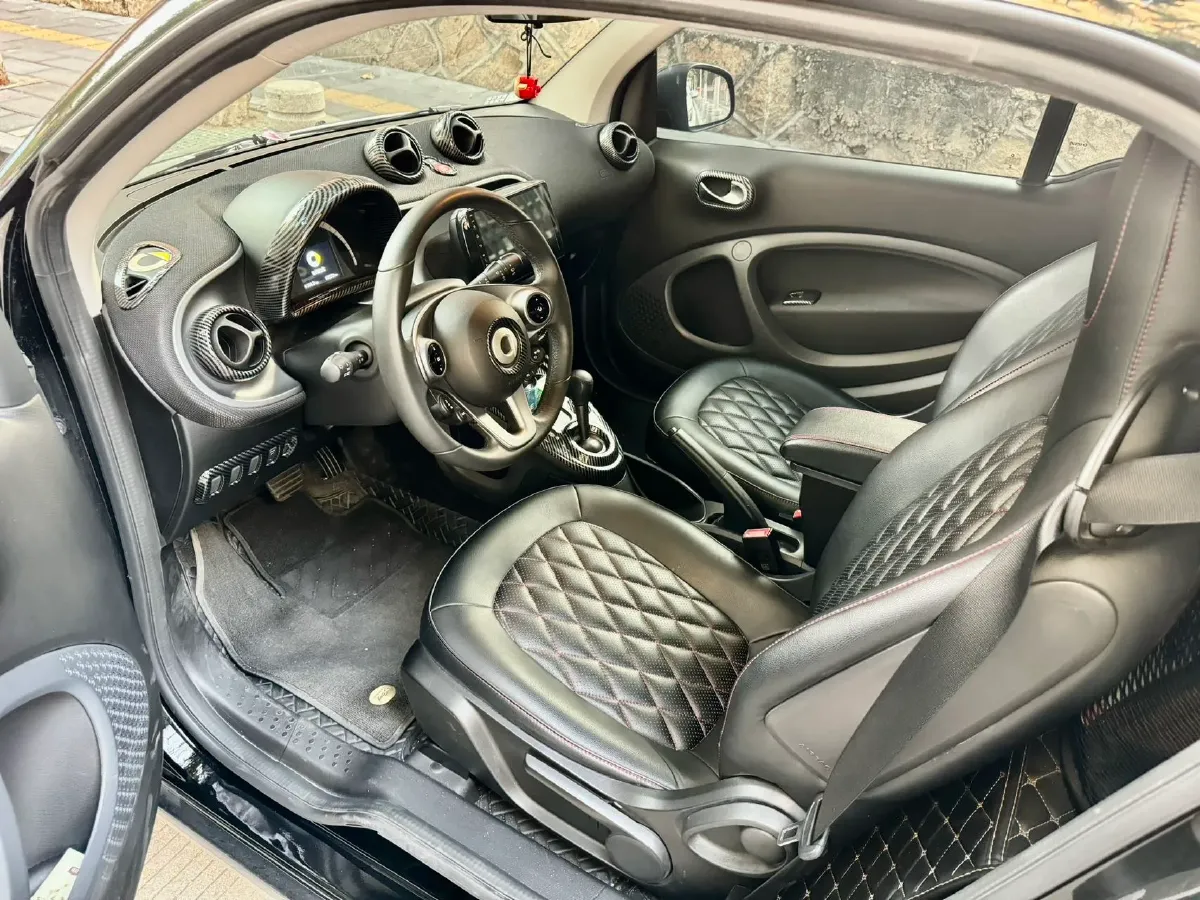 2019 Smart smart fortwo 0.9T 90HP L3 6DCT,autocango,china used car exporter,china ev exporter,chinese used car exporter,chinese used ev exporter