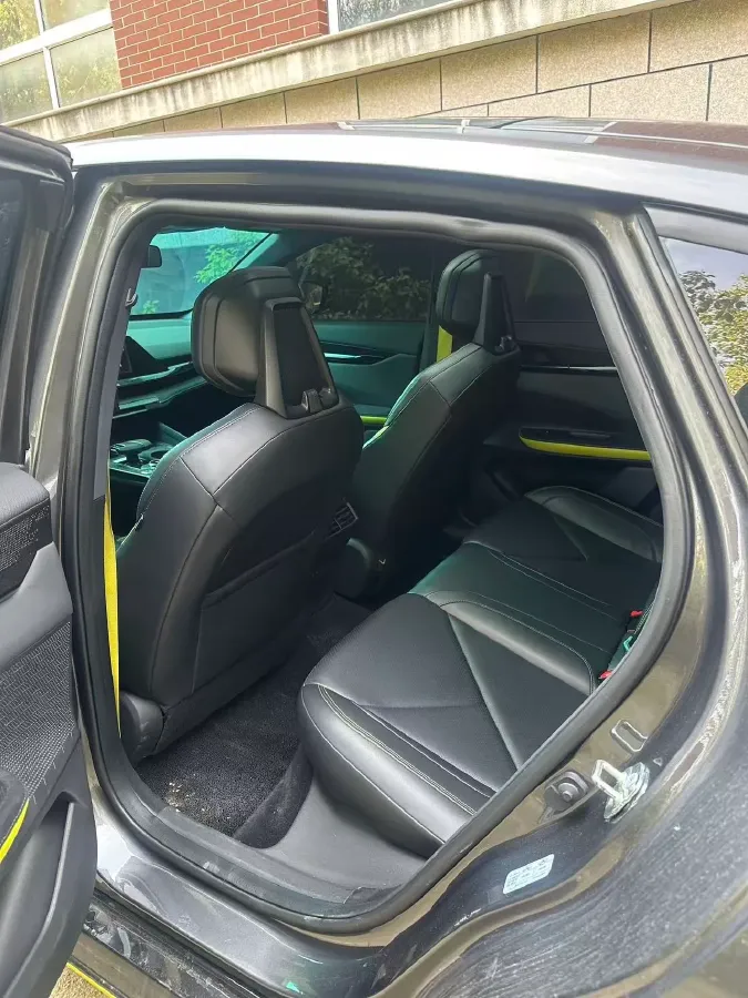 2022 ChangAn UNI-V 1.5T 188HP L4 7DCT,autocango,china used car exporter,china ev exporter,chinese used car exporter,chinese used ev exporter