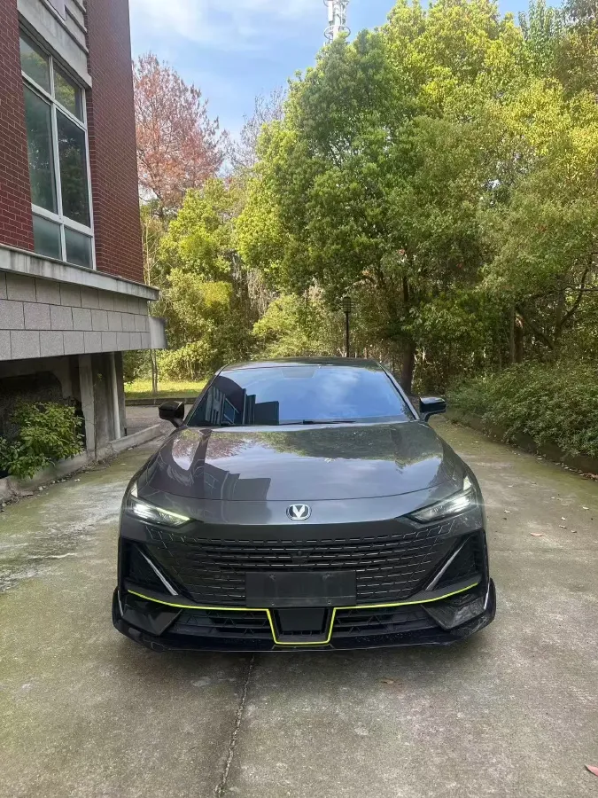 2022 ChangAn UNI-V 1.5T 188HP L4 7DCT,autocango,china used car exporter,china ev exporter,chinese used car exporter,chinese used ev exporter