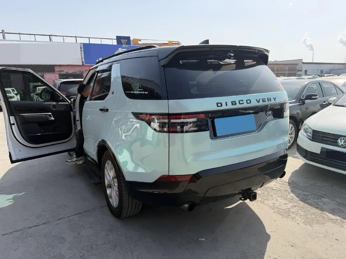 2018 Land Rover Discovery 2.0T 300HP L4 8AT,autocango,china used car exporter,china ev exporter,chinese used car exporter,chinese used ev exporter