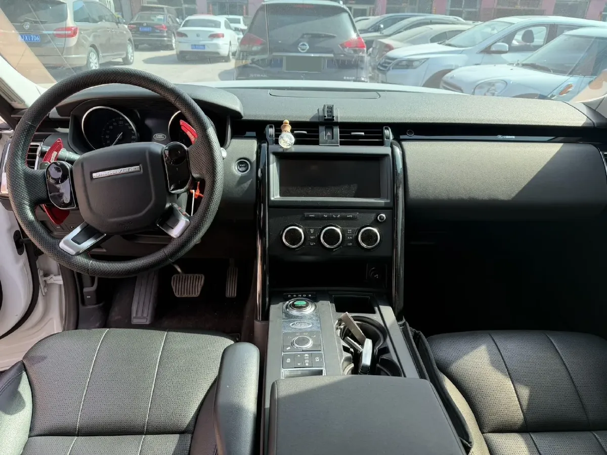 2018 Land Rover Discovery 2.0T 300HP L4 8AT,autocango,china used car exporter,china ev exporter,chinese used car exporter,chinese used ev exporter