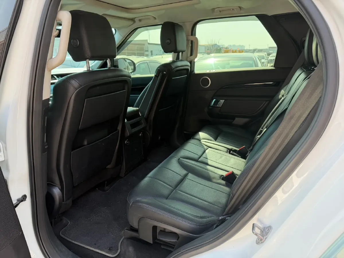 2018 Land Rover Discovery 2.0T 300HP L4 8AT,autocango,china used car exporter,china ev exporter,chinese used car exporter,chinese used ev exporter