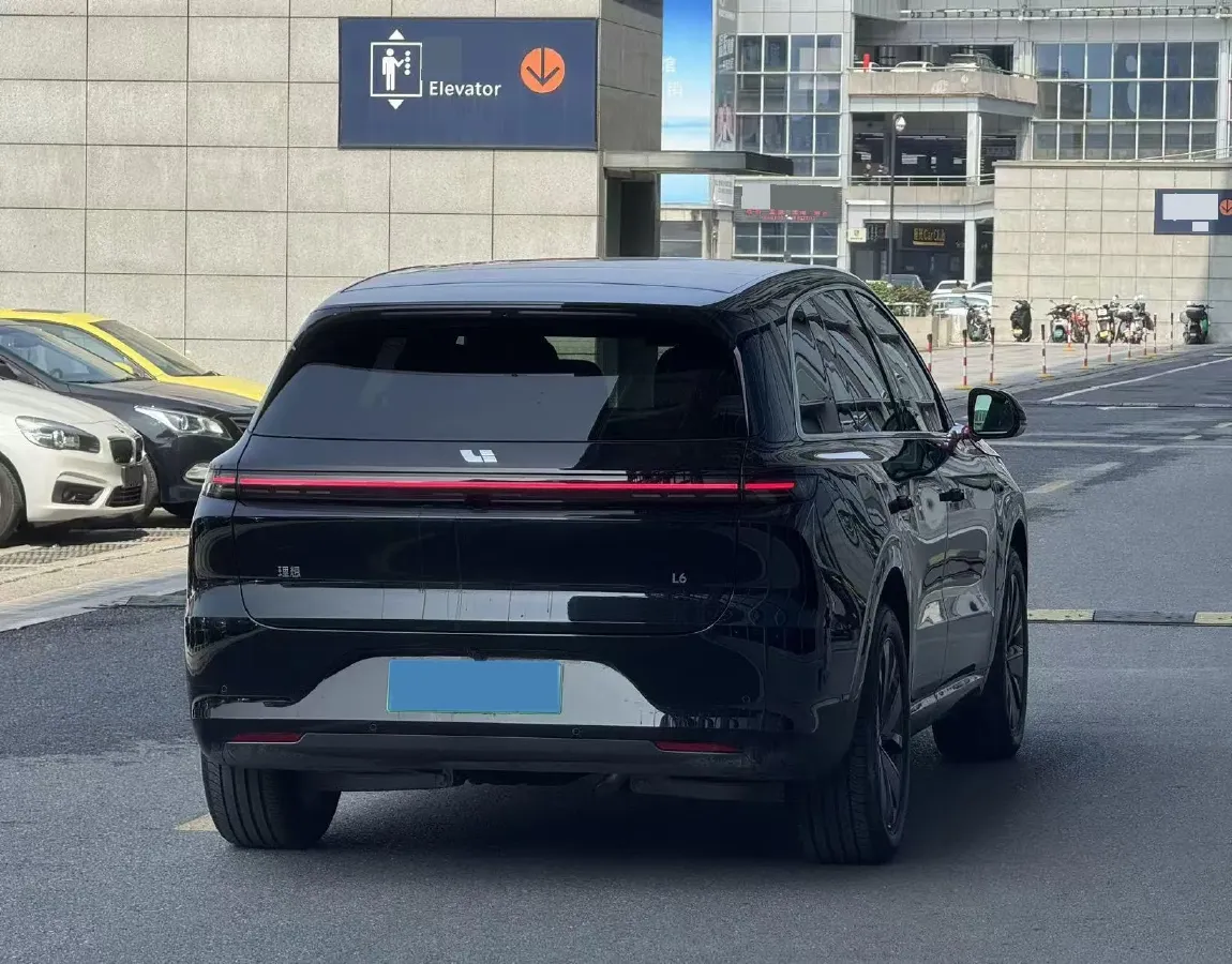 2025 Li L6 Range Extended 154HP L4 REEV,autocango,china used car exporter,china ev exporter,chinese used car exporter,chinese used ev exporter