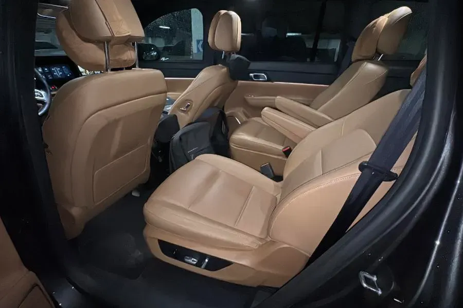 2021 Li ONE Range Extended 131HP REEV 40.5KWH,autocango,china used car exporter,china ev exporter,chinese used car exporter,chinese used ev exporter