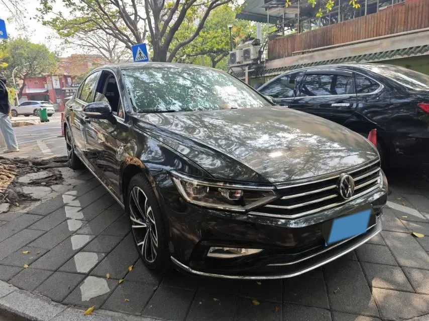 2020 Volkswagen Magotan 2.0T 186HP L4 7DCT,autocango,china used car exporter,china ev exporter,chinese used car exporter,chinese used ev exporter
