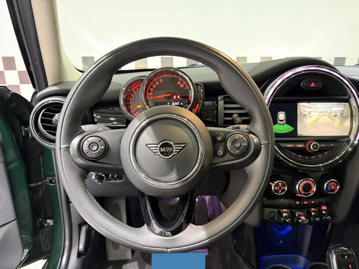 2018 MINI COUNTRYMAN 1.5T 136HP L3 6AT,autocango,china used car exporter,china ev exporter,chinese used car exporter,chinese used ev exporter
