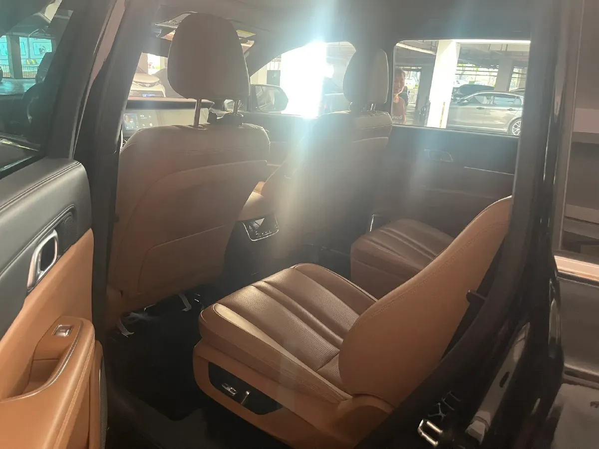 2020 Li ONE Range Extended 131HP REEV 40.5KWH,autocango,china used car exporter,china ev exporter,chinese used car exporter,chinese used ev exporter