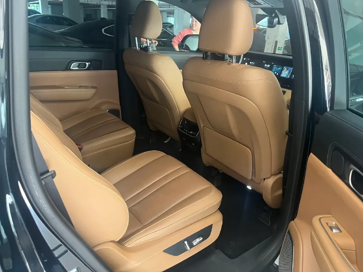 2020 Li ONE Range Extended 131HP REEV 40.5KWH,autocango,china used car exporter,china ev exporter,chinese used car exporter,chinese used ev exporter