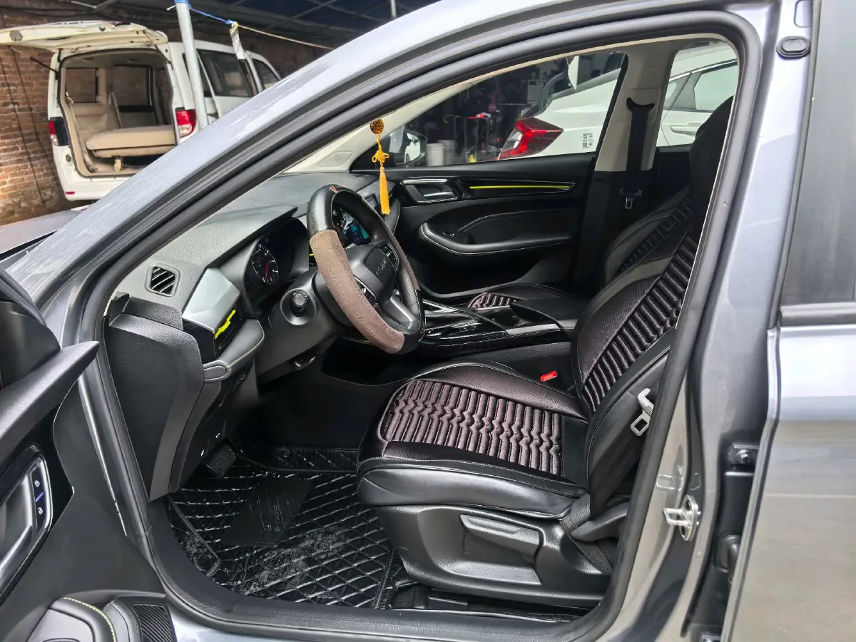 2021 Roewe i5 1.5L 120HP L4 CVT,autocango,china used car exporter,china ev exporter,chinese used car exporter,chinese used ev exporter