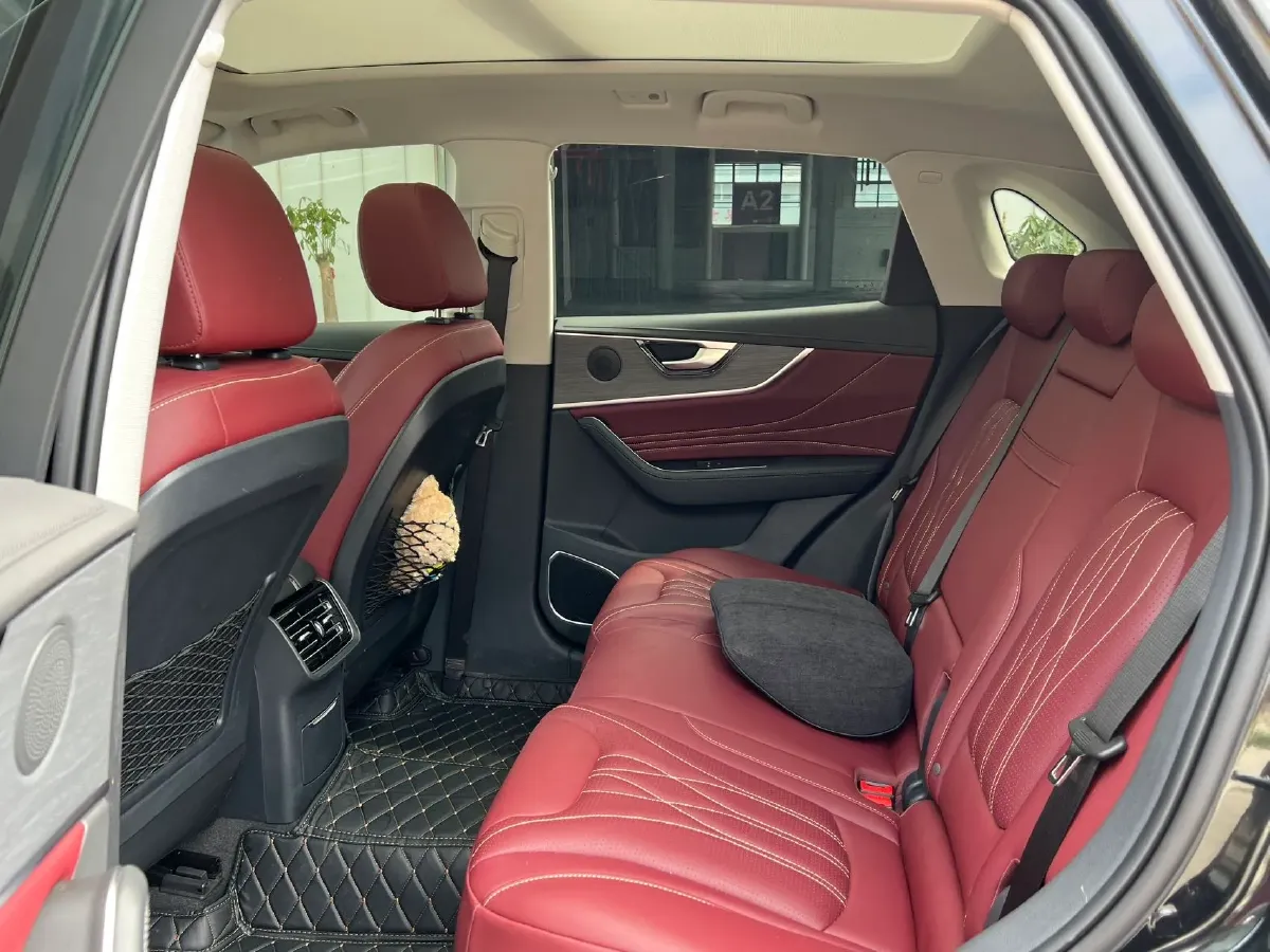 2025 HongQi HS5 2.0T 252HP L4 8AT,autocango,china used car exporter,china ev exporter,chinese used car exporter,chinese used ev exporter