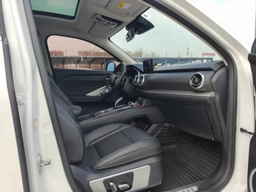 2018 WEY VV6 2.0T 197HP L4 7DCT,autocango,china used car exporter,china ev exporter,chinese used car exporter,chinese used ev exporter