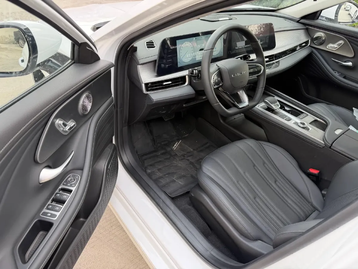 2025 Fulwin FulwinA8L 1.5T 156HP L4 1DHT PHEV 18.67KWH,autocango,china used car exporter,china ev exporter,chinese used car exporter,chinese used ev exporter