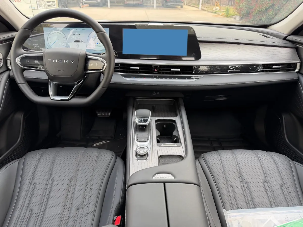 2025 Fulwin FulwinA8L 1.5T 156HP L4 1DHT PHEV 18.67KWH,autocango,china used car exporter,china ev exporter,chinese used car exporter,chinese used ev exporter