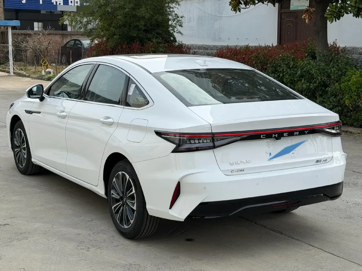 2025 Fulwin FulwinA8L 1.5T 156HP L4 1DHT PHEV 18.67KWH,autocango,china used car exporter,china ev exporter,chinese used car exporter,chinese used ev exporter