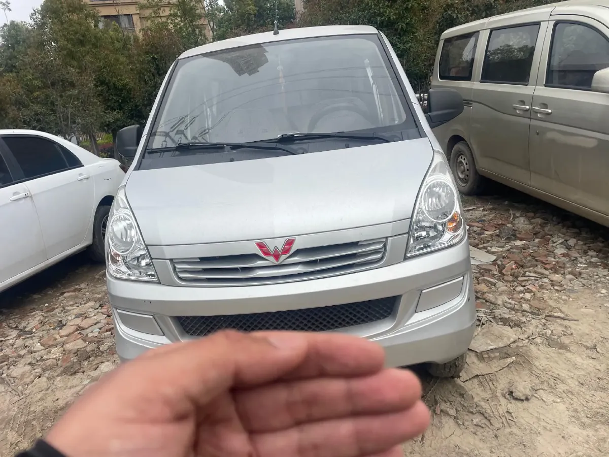 2020 WuLing RongGuang 1.2L 76HP L4 5MT,autocango,china used car exporter,china ev exporter,chinese used car exporter,chinese used ev exporter