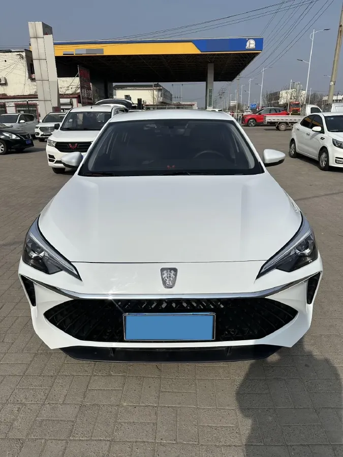 2023 Roewe i5 1.5L 129HP L4 5MT,autocango,china used car exporter,china ev exporter,chinese used car exporter,chinese used ev exporter