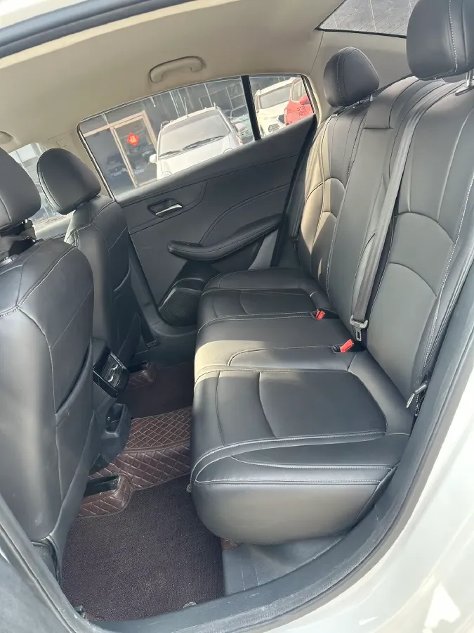 2023 Roewe i5 1.5L 129HP L4 5MT,autocango,china used car exporter,china ev exporter,chinese used car exporter,chinese used ev exporter